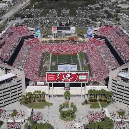 Blooming Journey In Tampa Bay! Lägenhet Exteriör bild